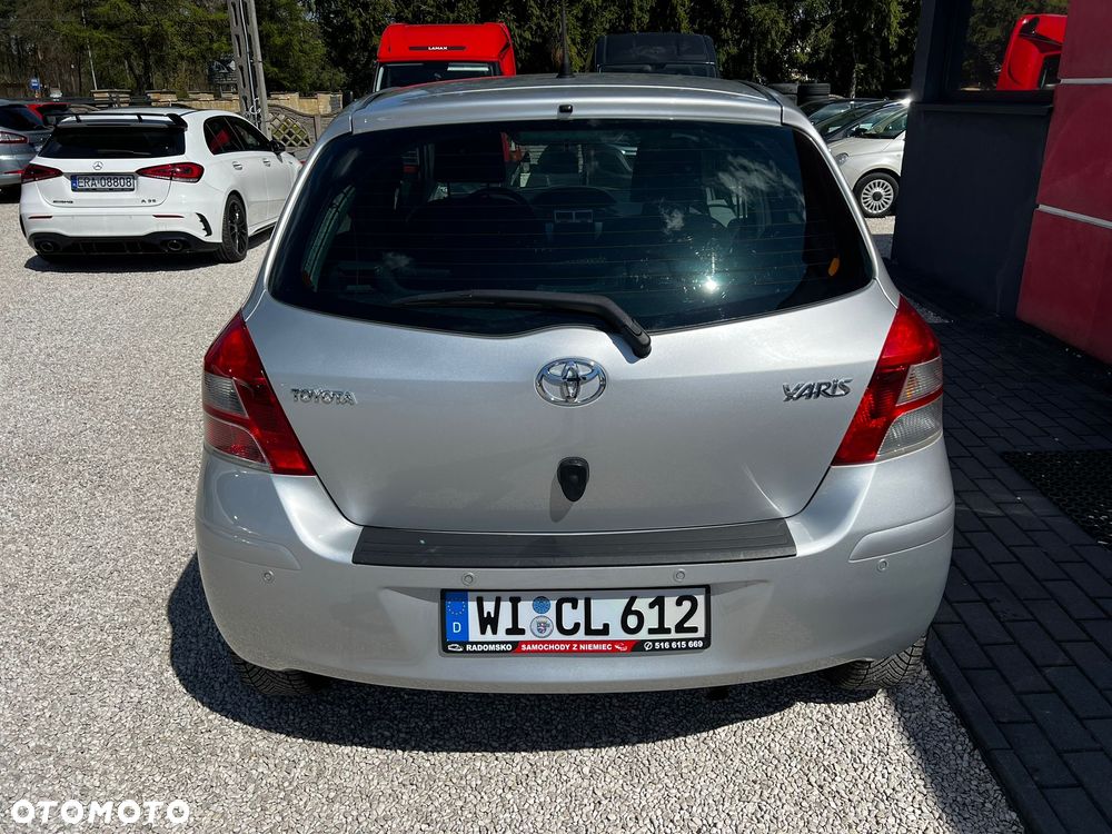 Toyota Yaris 1.33 VVT-i Executive - 13