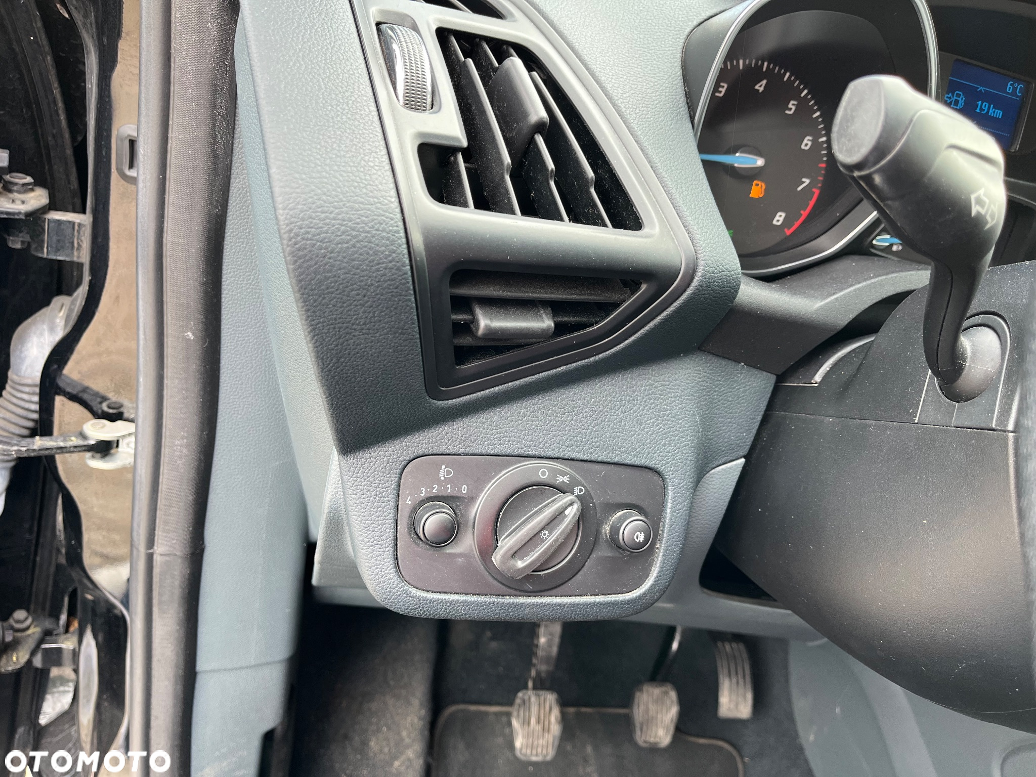 Ford C-MAX 1.6 Ambiente - 19
