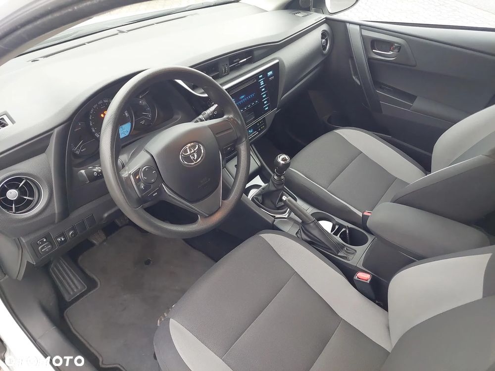 Toyota Auris 1.6 Active - 9