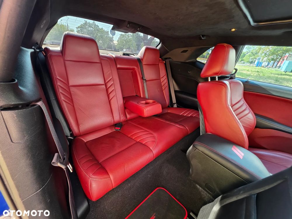 Dodge Challenger 6.2 Hellcat - 29