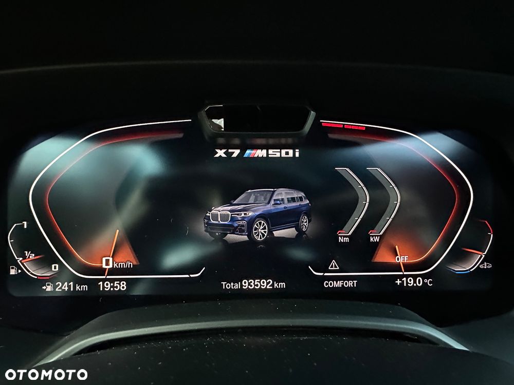 BMW X7 M50i sport - 9