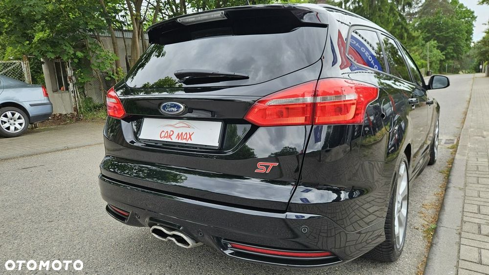 Ford Focus 2.0 EcoBoost ST mit Leder-Sport-Paket - 11