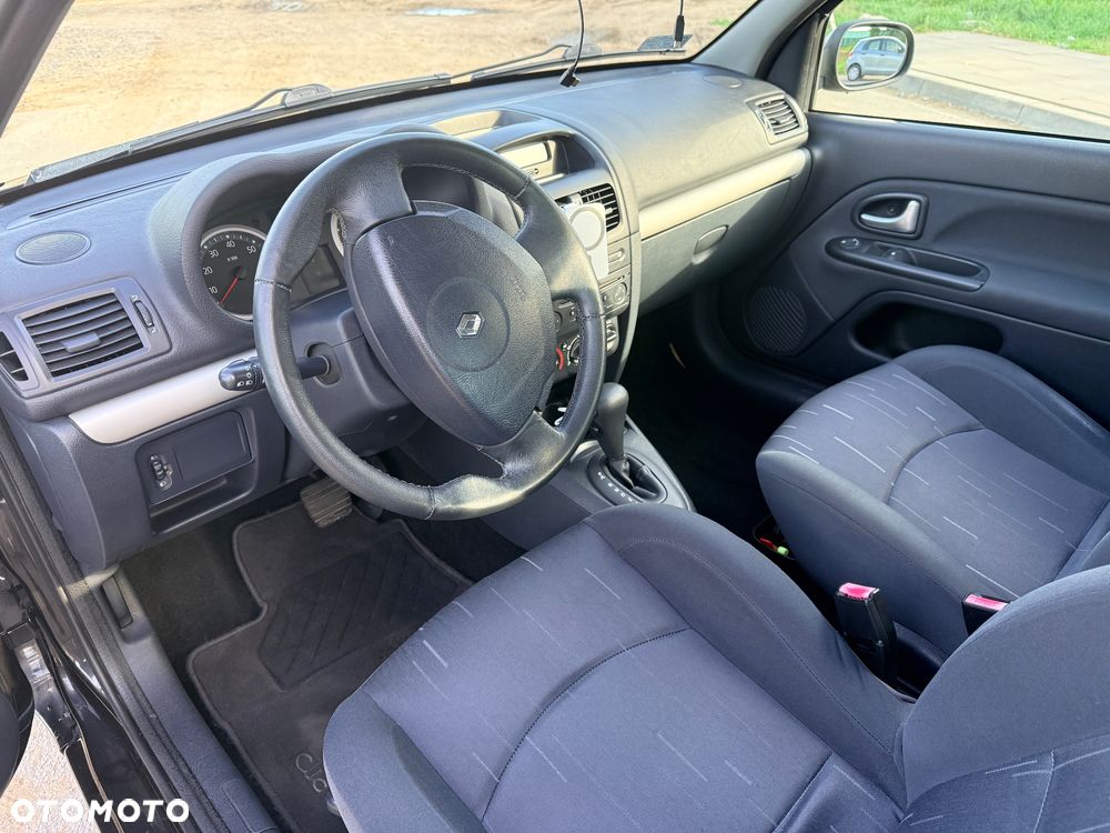Renault Clio 1.4i RT 16V - 17