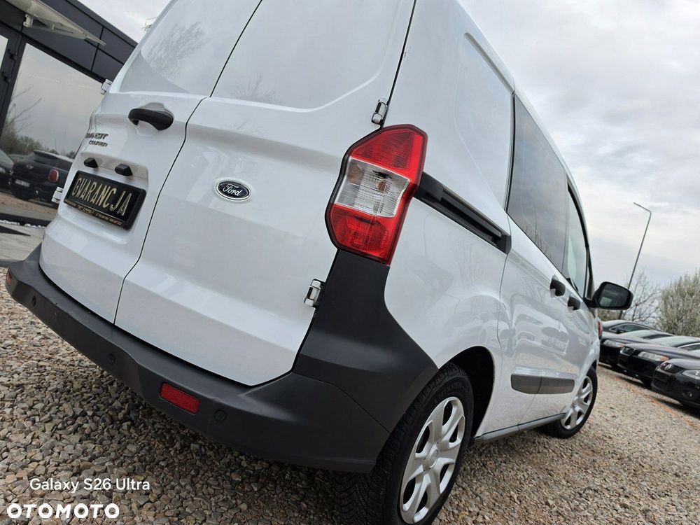Ford Transit Courier - 25