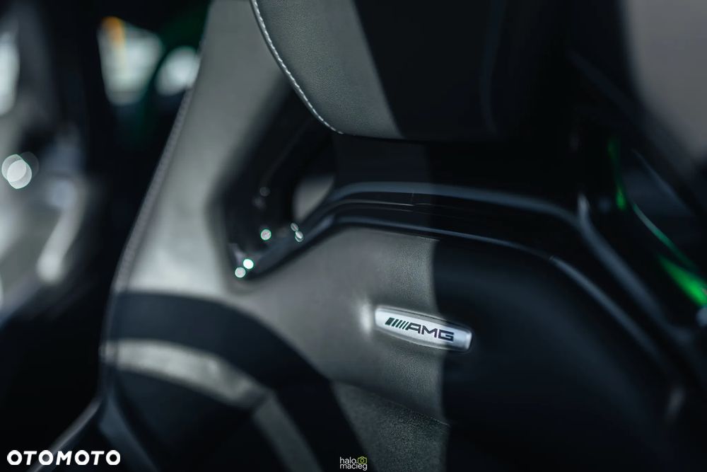 Mercedes-Benz AMG GT R - 28