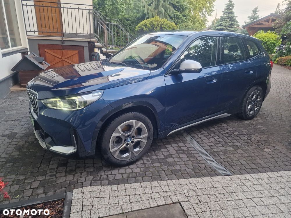 BMW iX1 xDrive30 66.5kWh xLine - 2