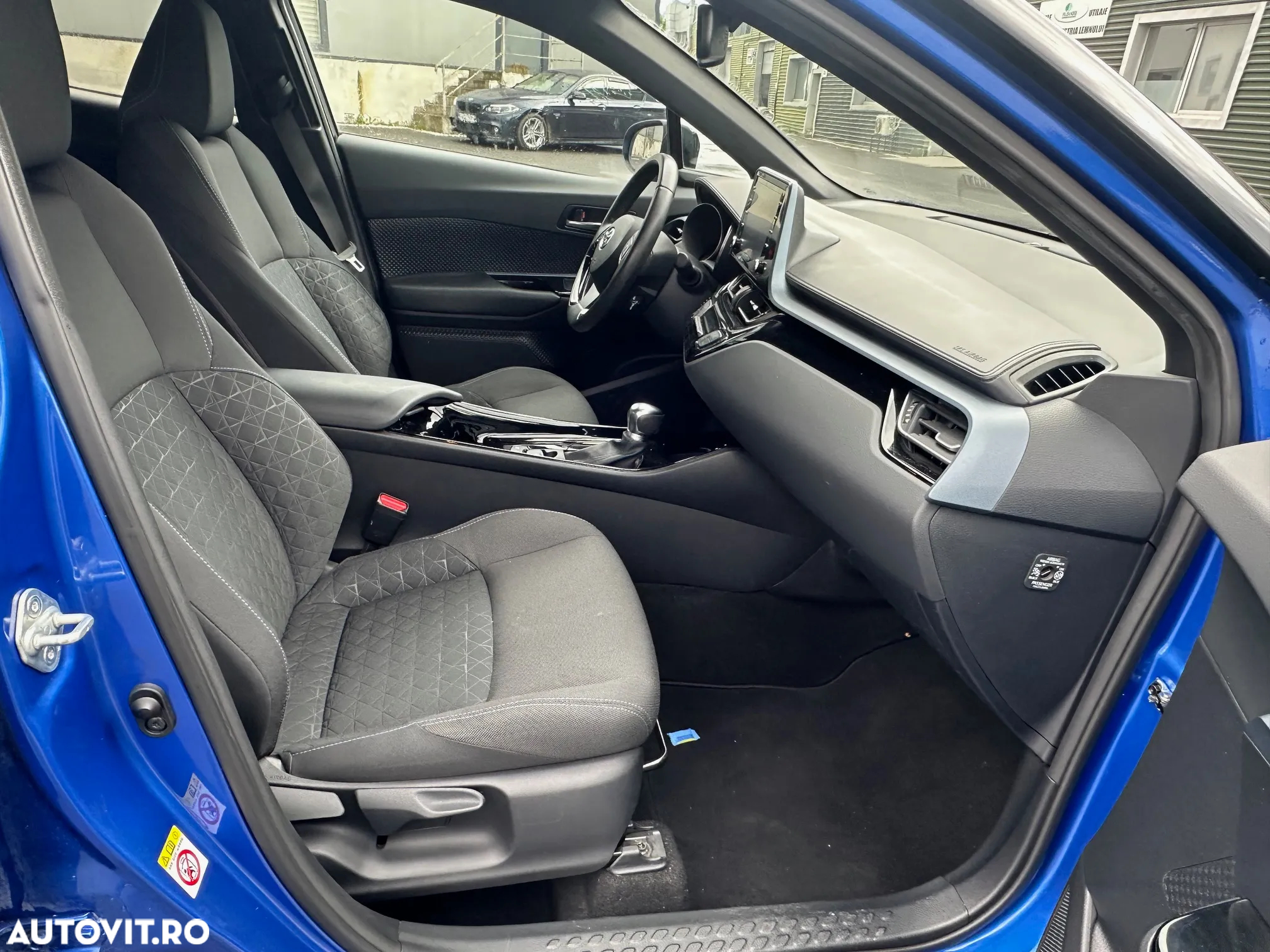 Toyota C-HR 2.0 HSD 184 CP 4x2 CVT Classy Bi-Tone - 7