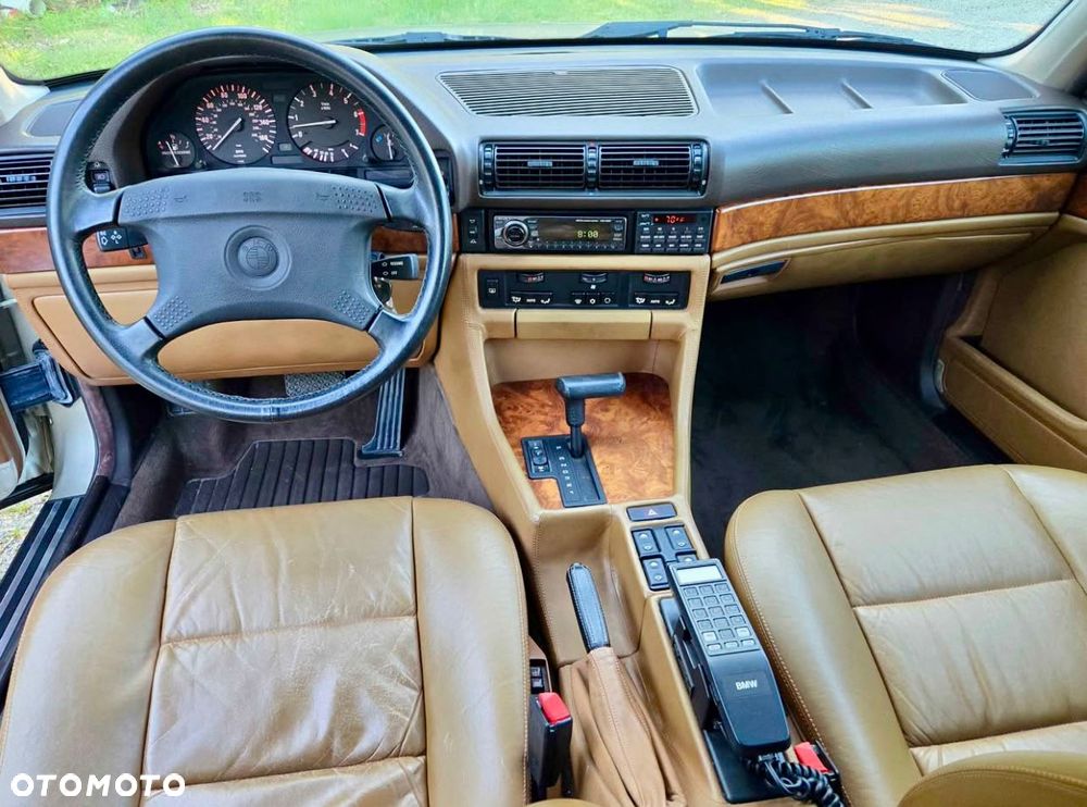 BMW Seria 7 750iL - 9