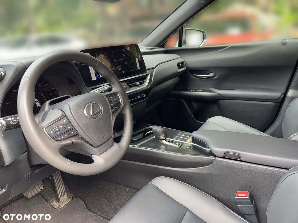 Lexus UX 300h F Sport Design - 5