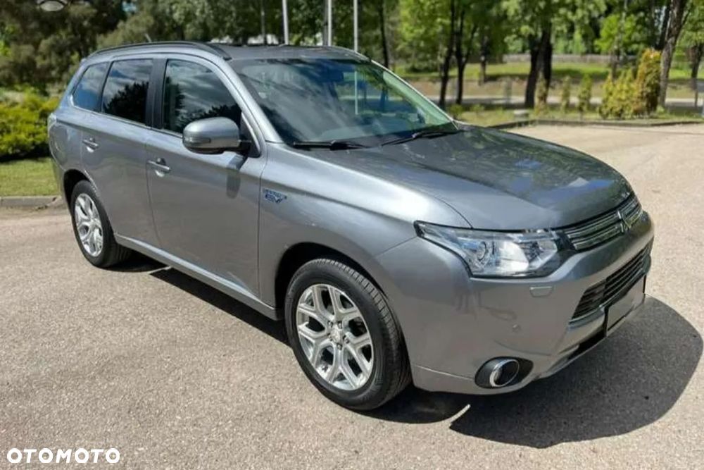 Mitsubishi Outlander 2.0 4WD Top - 2