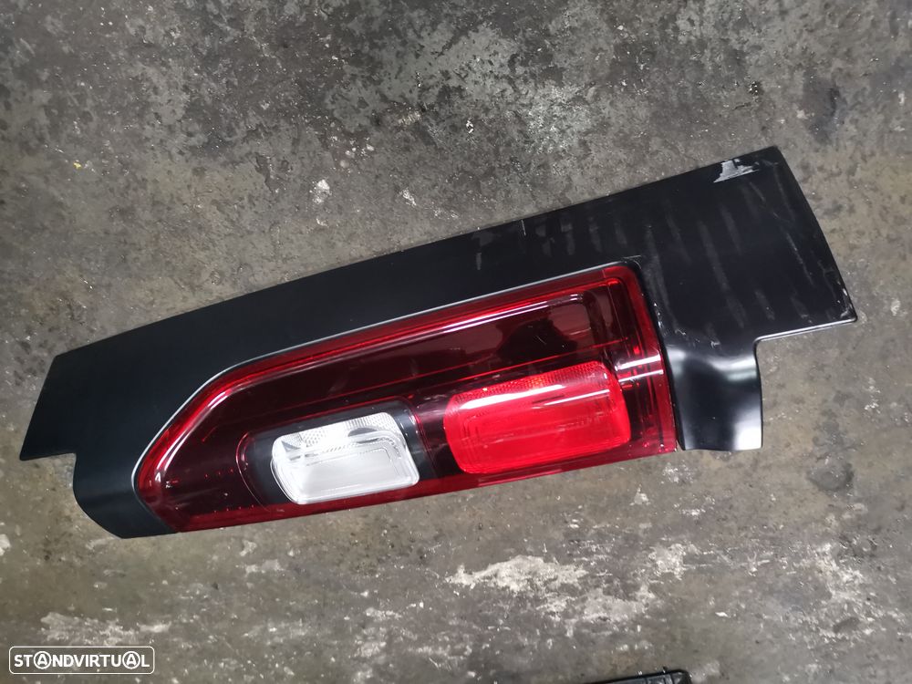 RENAULT TRAFIC III FAROLIM DIREITO - FT323 - 2