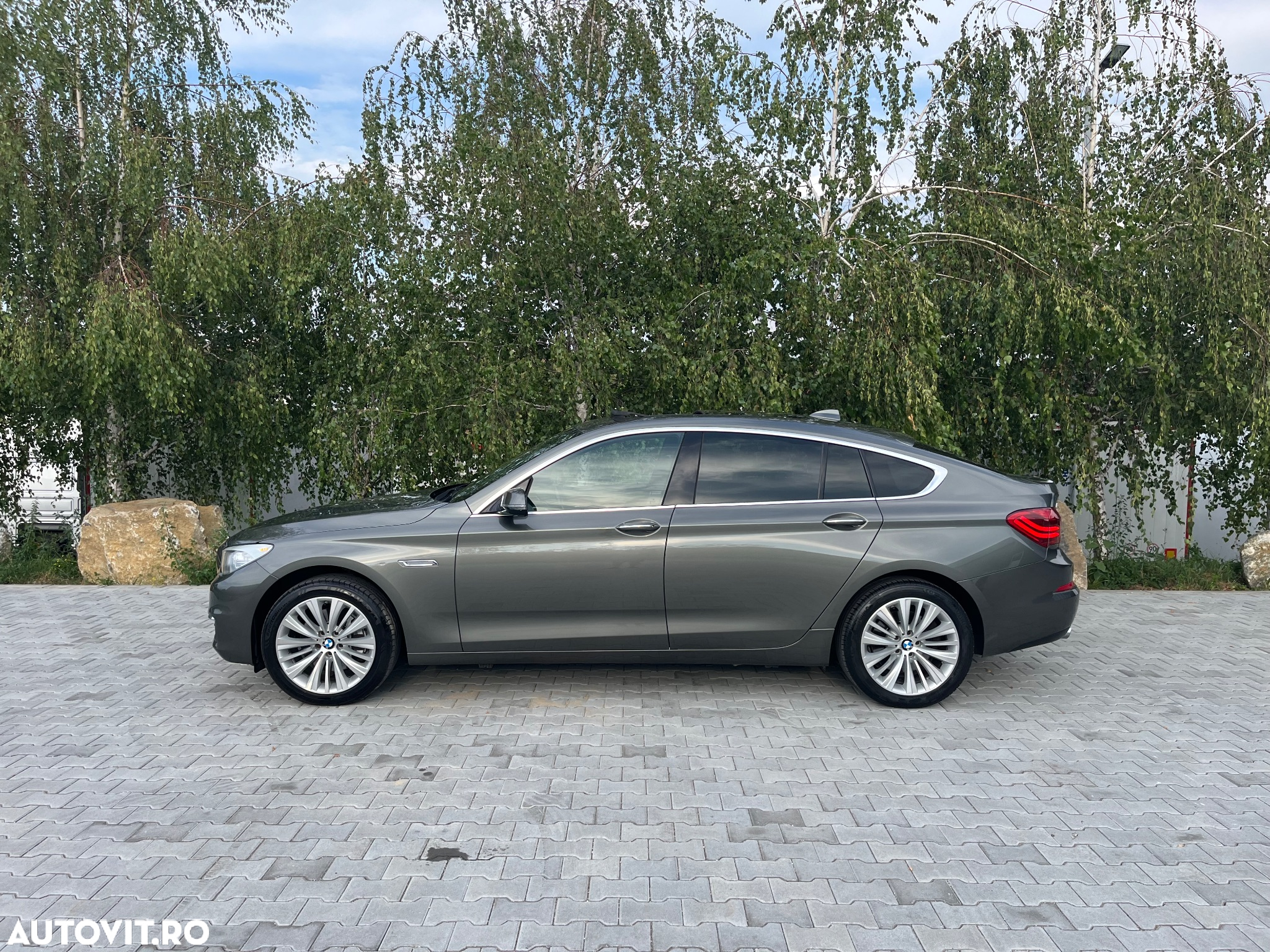 BMW Seria 5 520d Aut. Luxury Line - 12