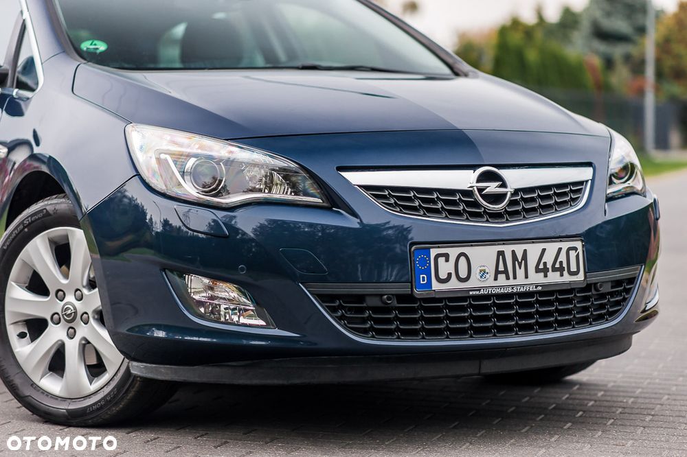 Opel Astra 2011 photo 4