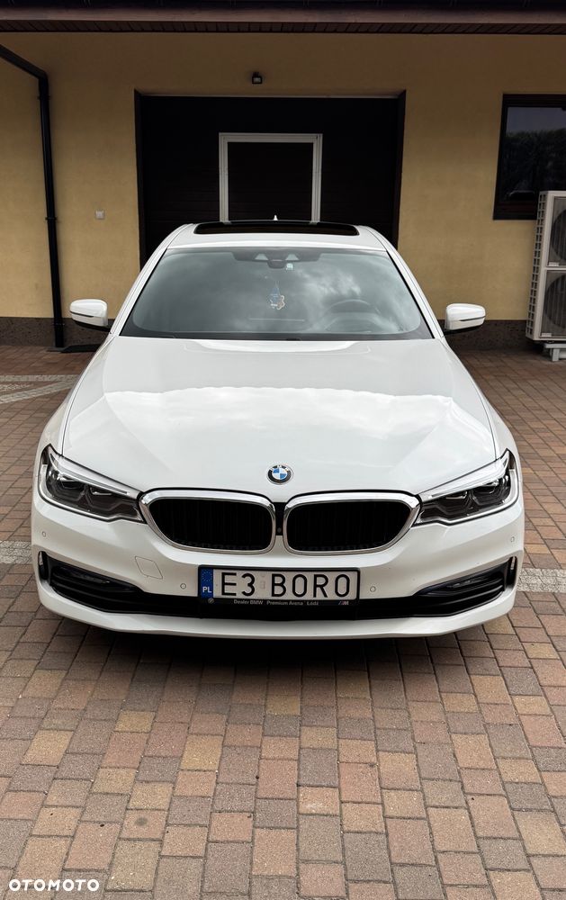 BMW Seria 5 520d Sport Line - 9