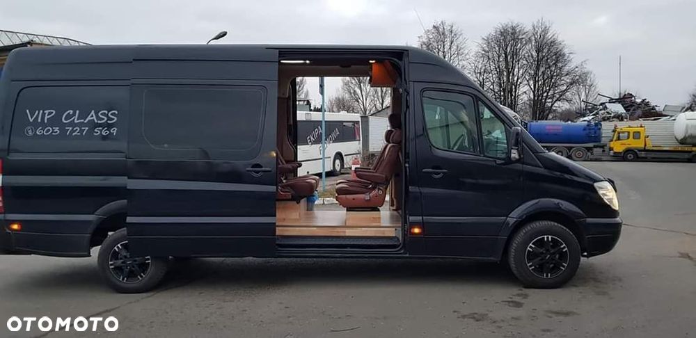 Mercedes-Benz Sprinter - 1