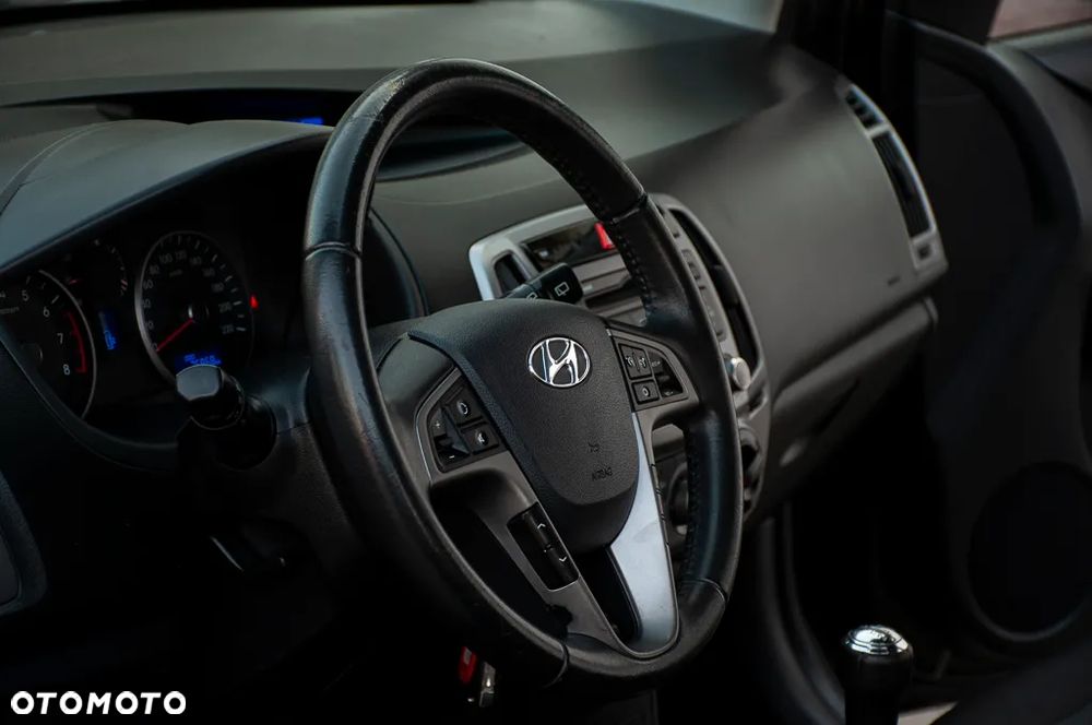 Hyundai i20 1.2 Trend - 32