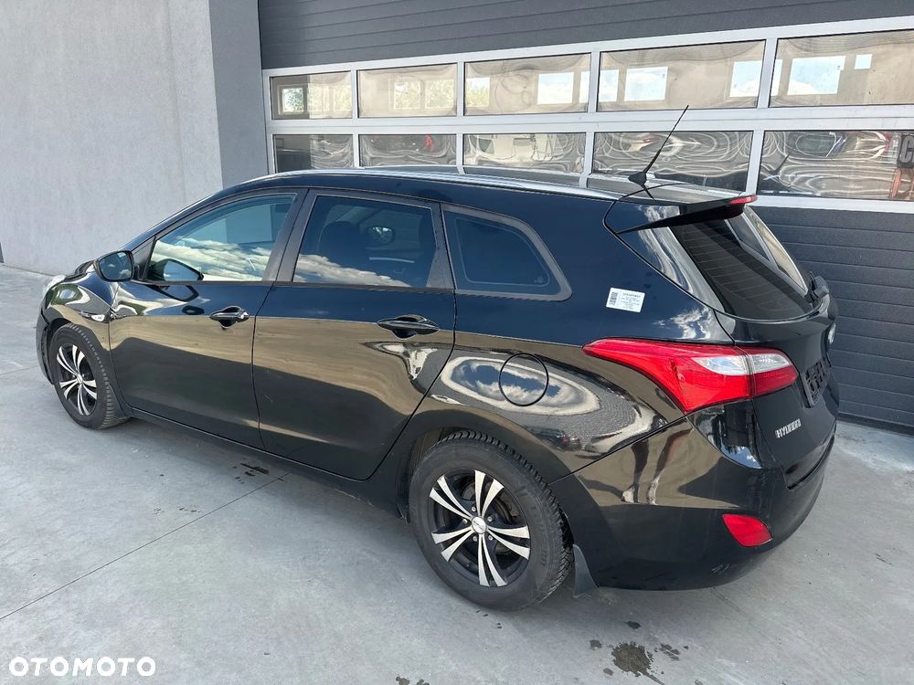 Hyundai i30 1.6 CRDi Classic + - 7