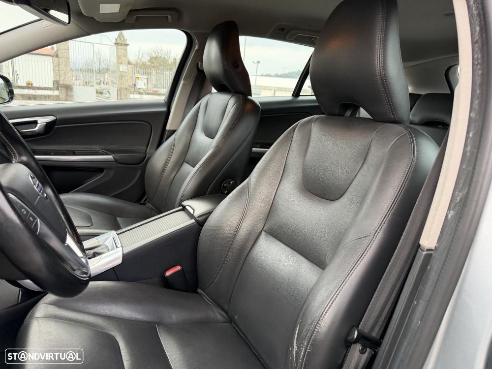 Volvo V60 D6 Plug-In-Hybrid AWD Geartronic Pure Limited - 9