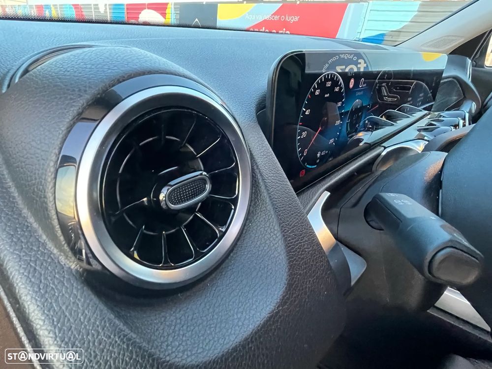 Mercedes-Benz GLB 180 d 8G-DCT Progressive - 27