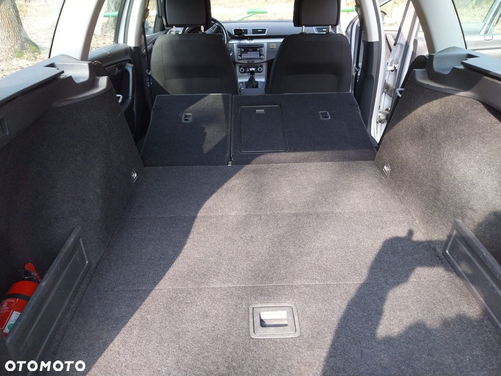Volkswagen Passat 2.0 TDI Comfortline - 8