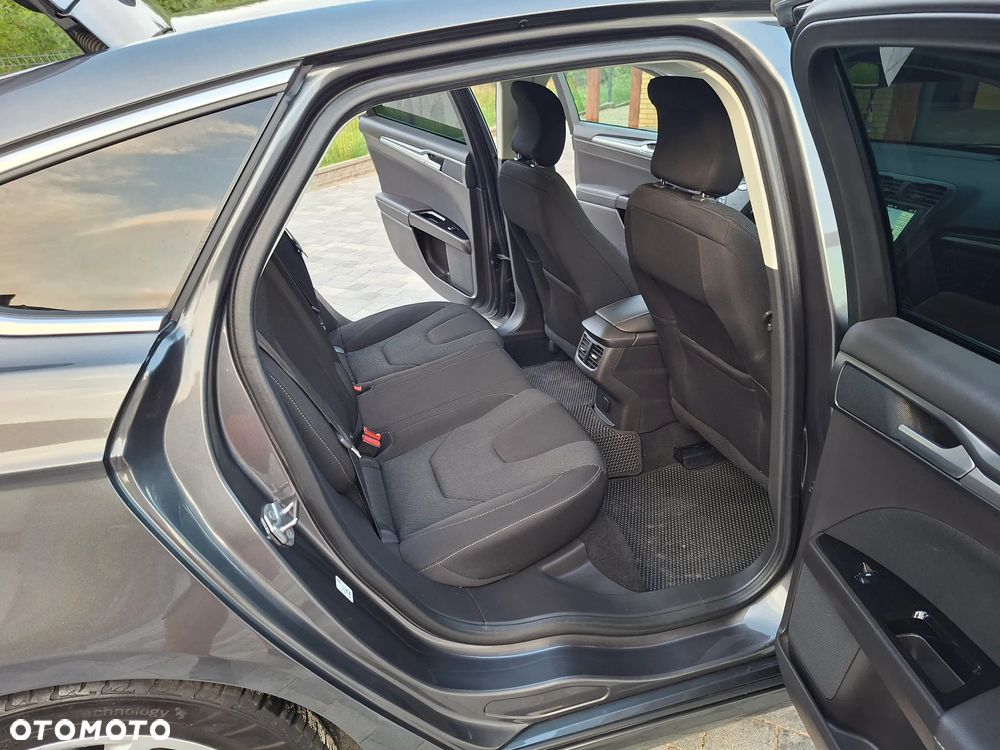 Ford Mondeo - 28