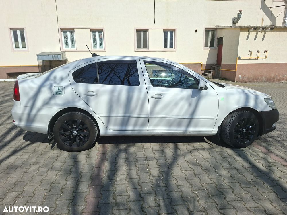 Skoda Octavia 1.6 TDI DPF Elegance Green tec - 13