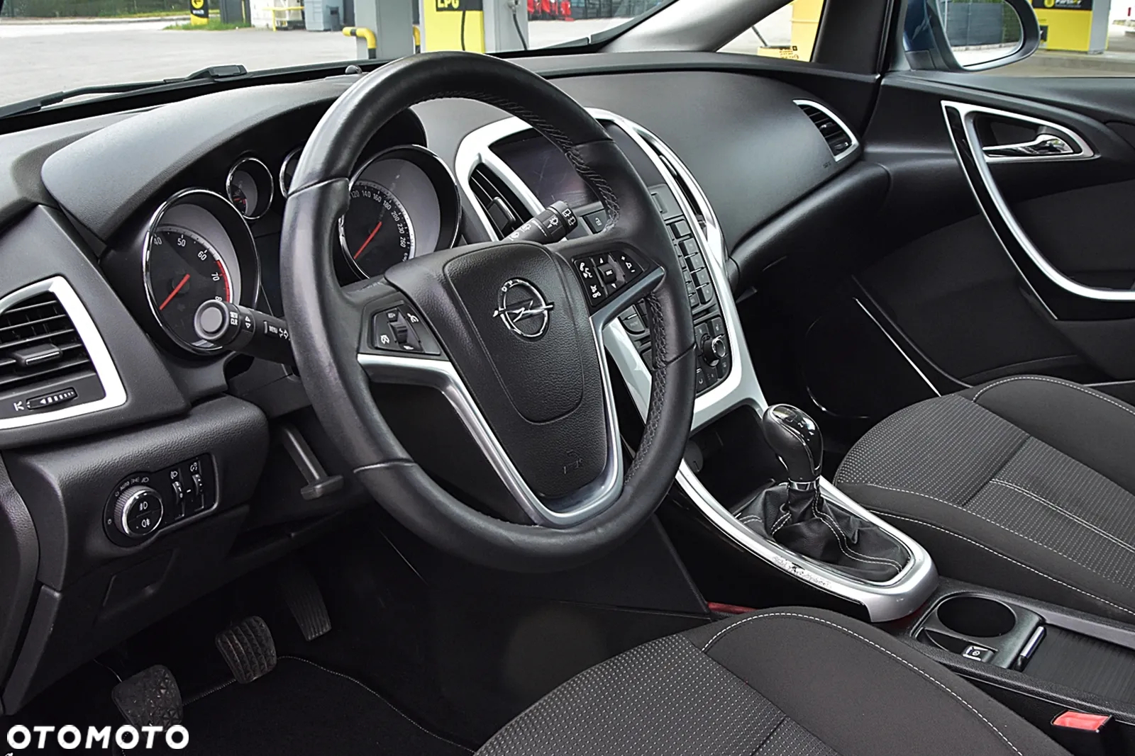 Opel Astra 1.6 Turbo Cosmo - 16