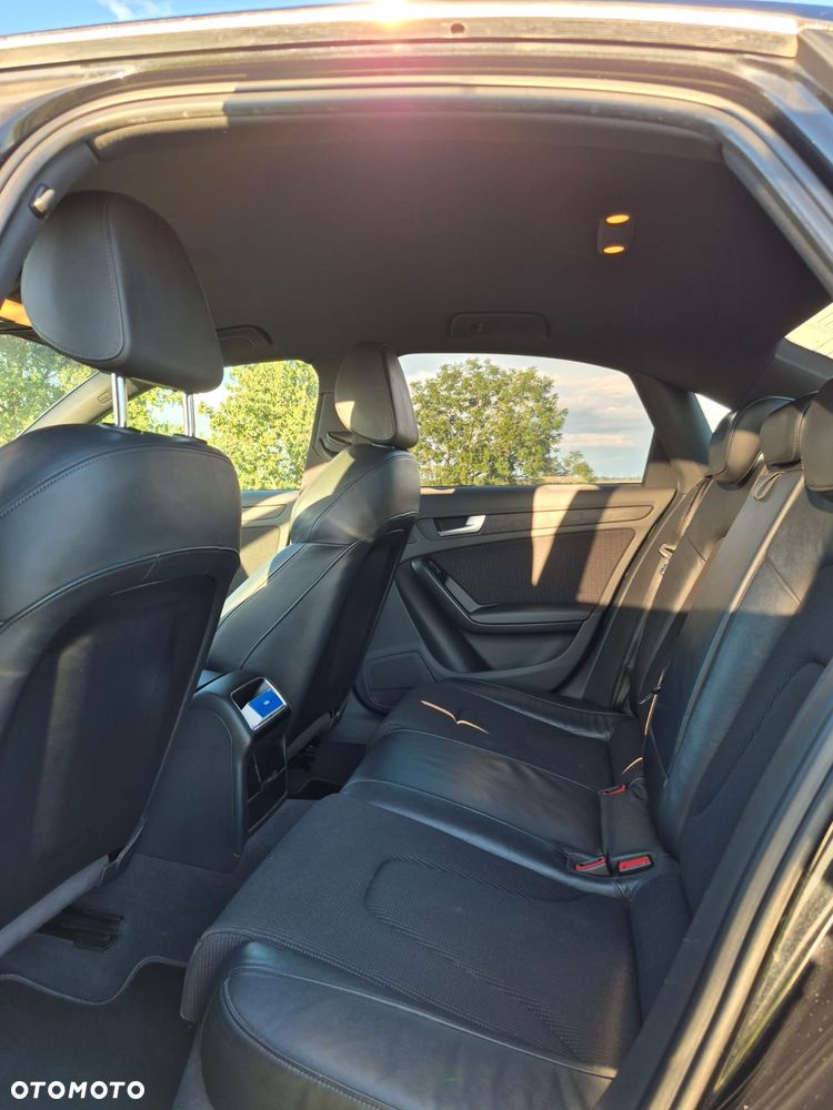 Audi A4 Limousine - 17