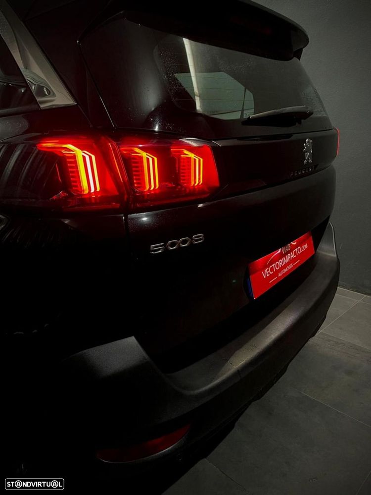 Peugeot 5008 - 5