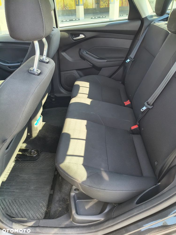 Ford Focus 1.6 Trend - 19