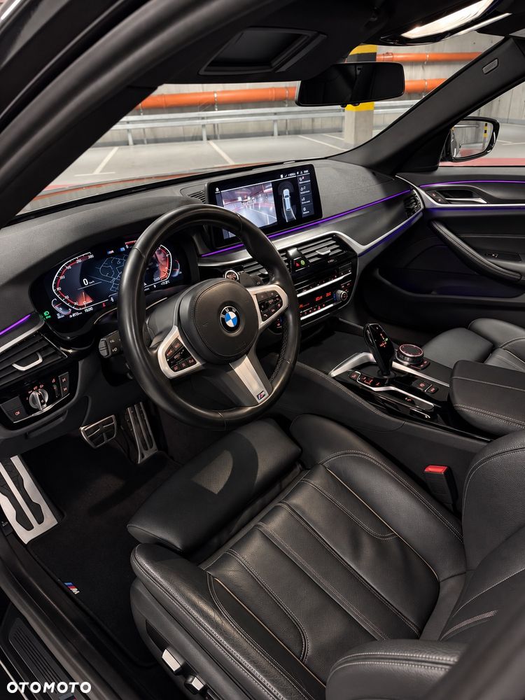 BMW Seria 5 540d xDrive mHEV M Sport sport - 13