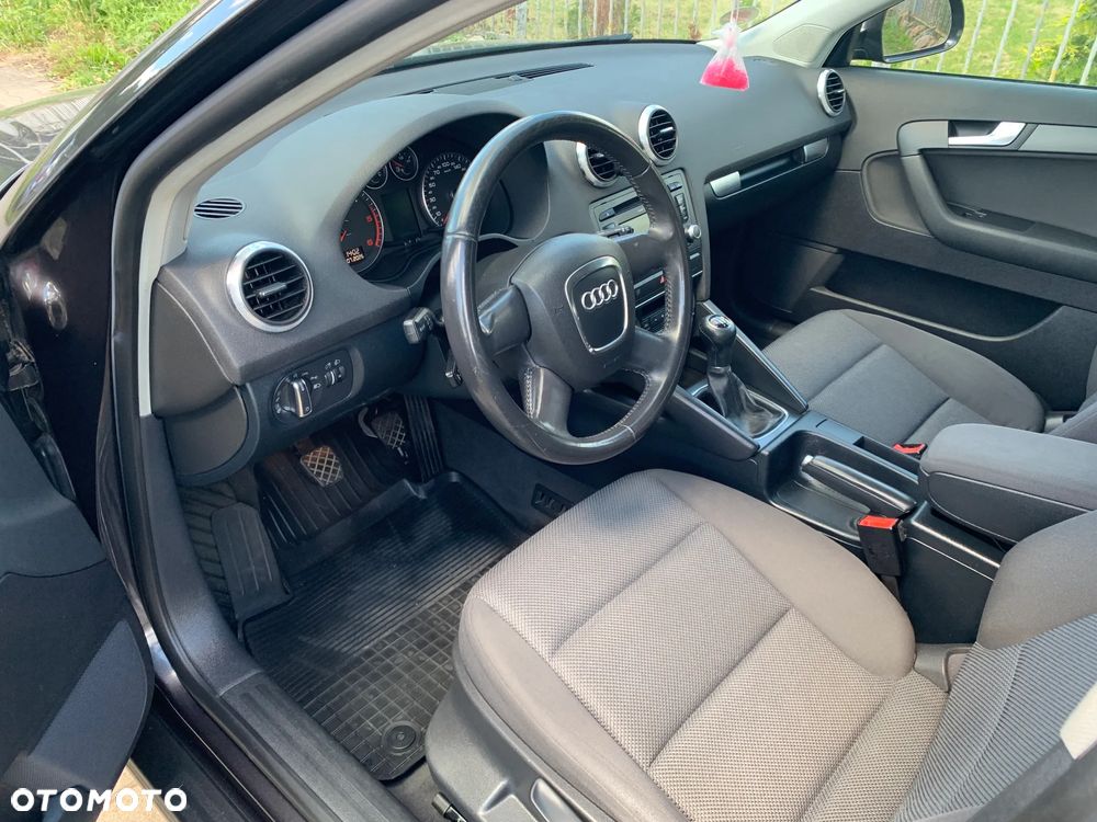 Audi A3 Sportback 1.6 TDI DPF Ambition - 5