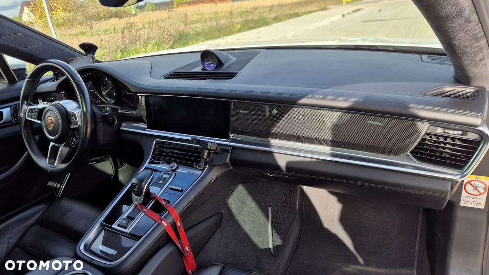 Porsche Panamera 4 E-Hybrid - 15