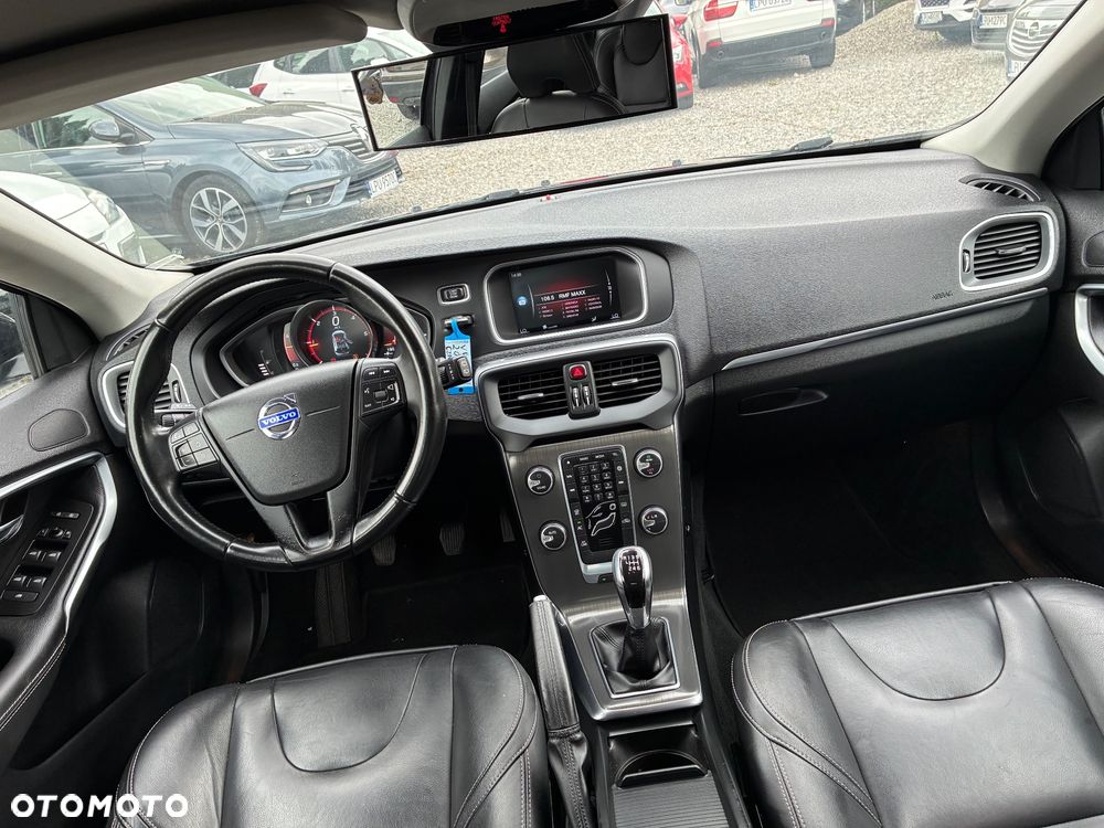 Volvo V40 D2 - 13