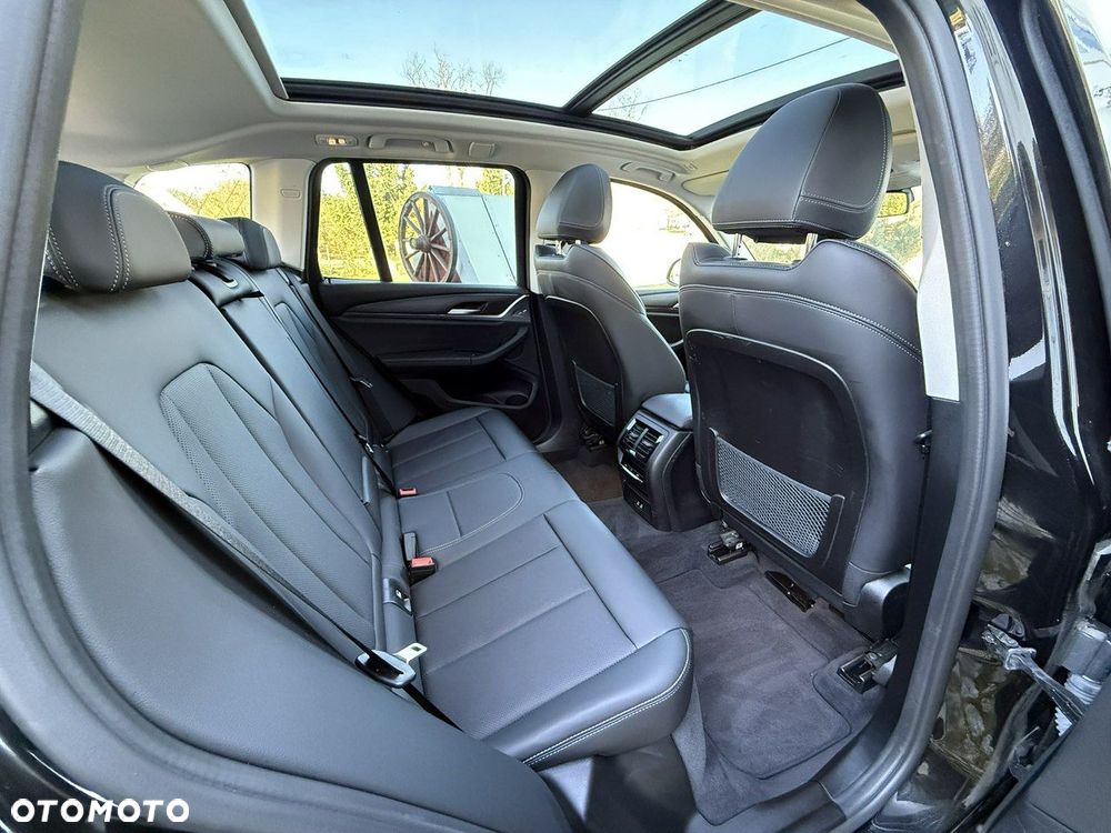 BMW X3 xDrive30e - 25