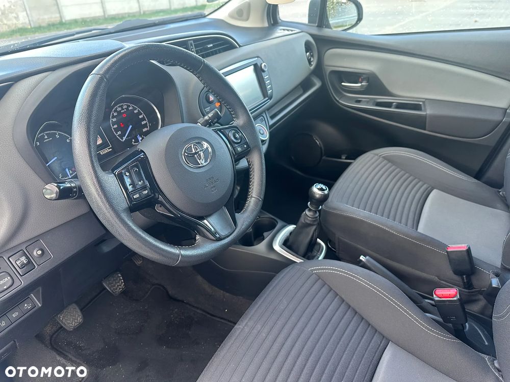 Toyota Yaris 1.5 Premium - 14