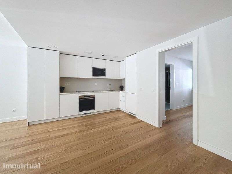 Espaçoso T1 em prédio de charme, Alcântara, Lisboa - Grande imagem: 2/12