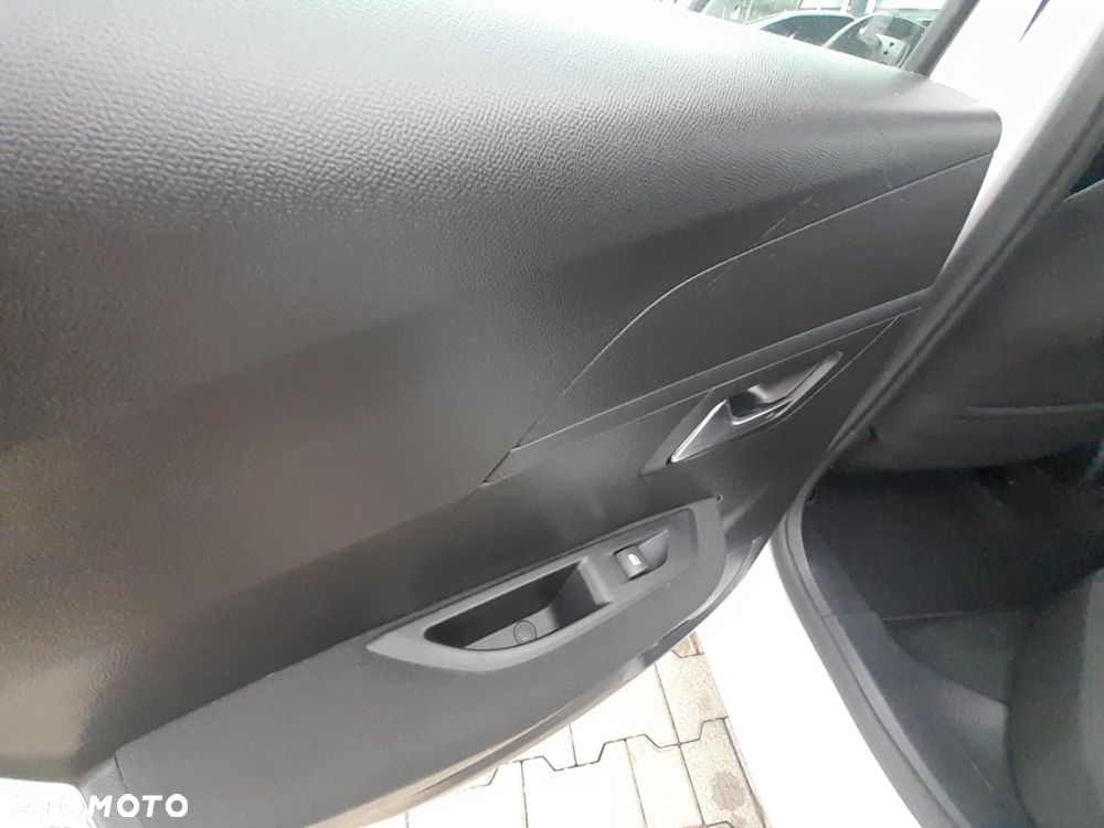 Peugeot 208 1.5 BlueHDi Allure S&S - 29