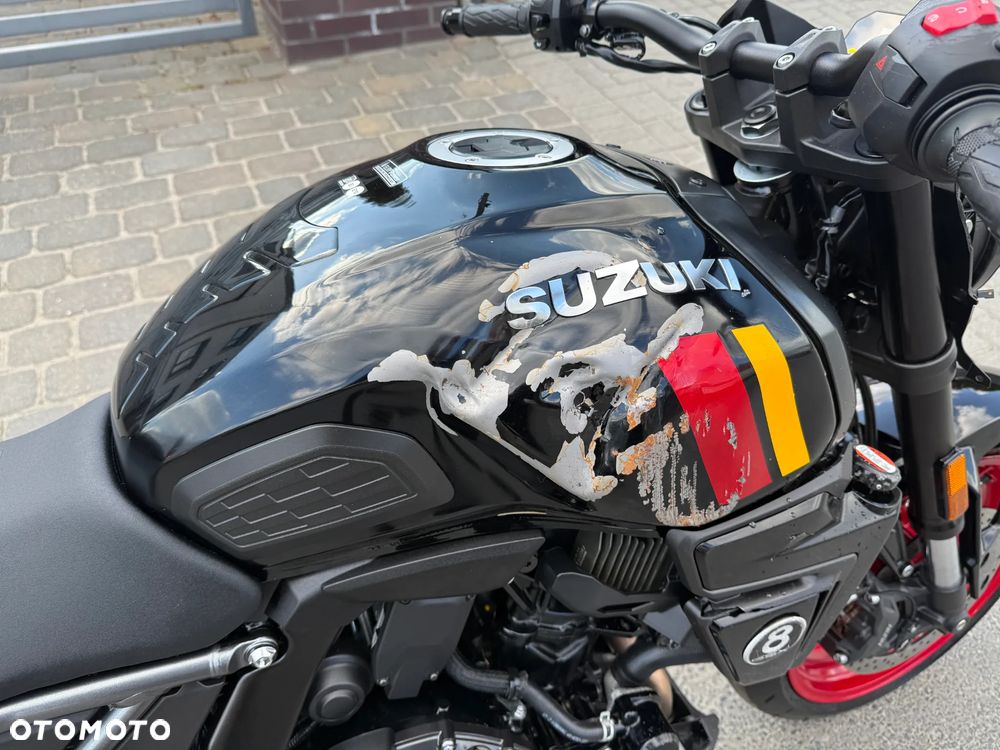 Suzuki GSX - 29