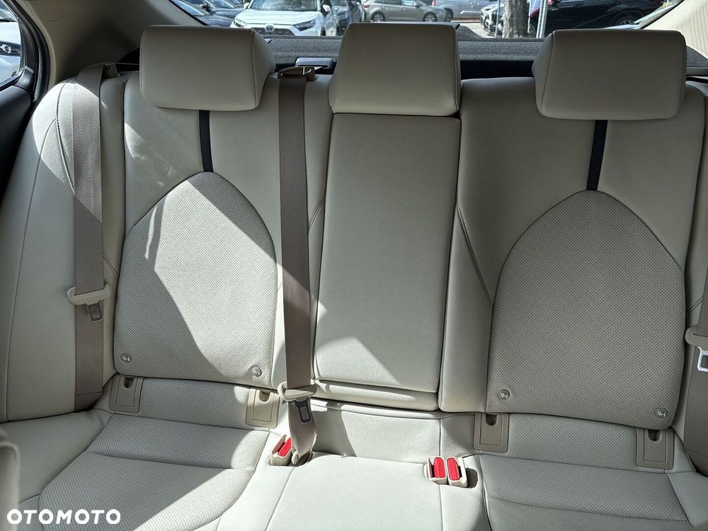 Toyota Camry 2.5 Hybrid Comfort CVT - 16