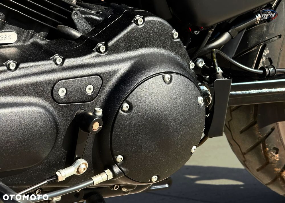 Harley-Davidson Sportster Iron 1200 - 22