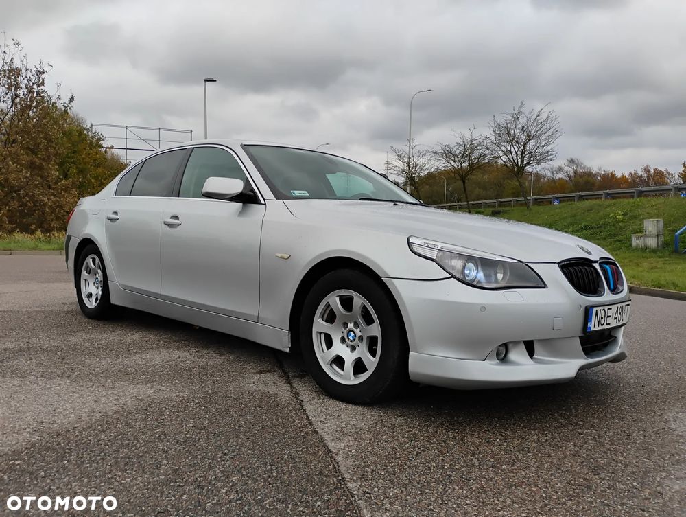 BMW Seria 5 520i - 26