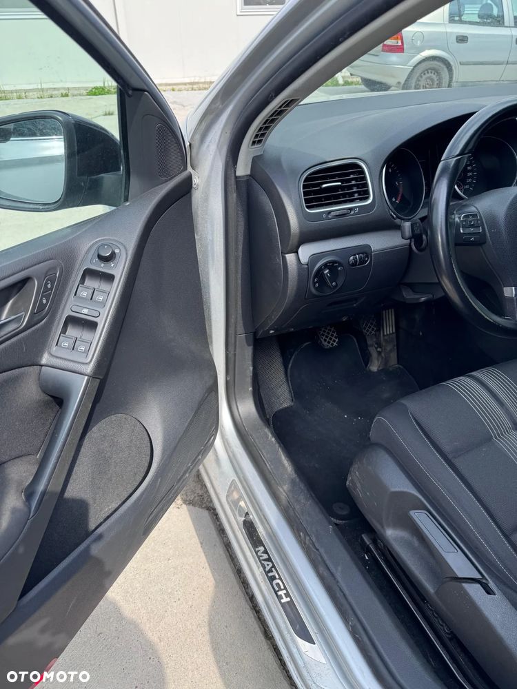 Volkswagen Golf 2.0 TDI DPF BlueMotion Technology MATCH - 14