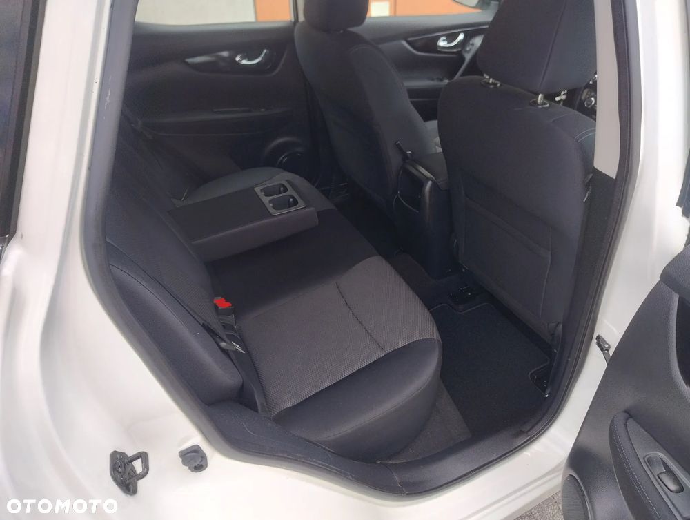 Nissan Qashqai 1.2 DIG-T Xtronic N-Vision - 19