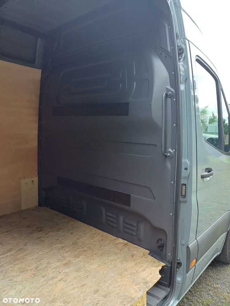 Mercedes-Benz SPRINTER - 27