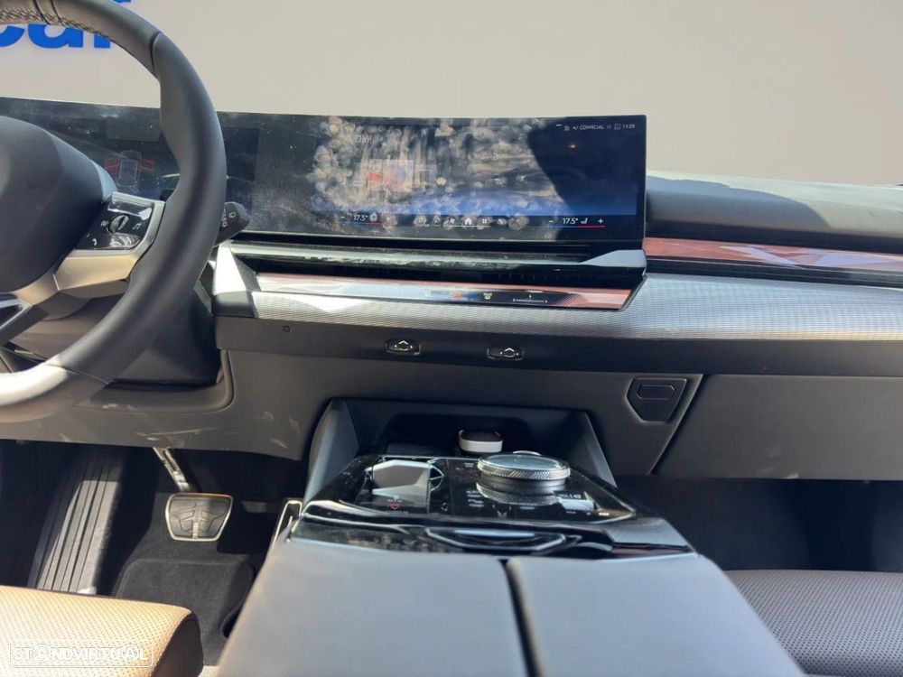BMW 530 e Pack Desportivo M Pro - 12