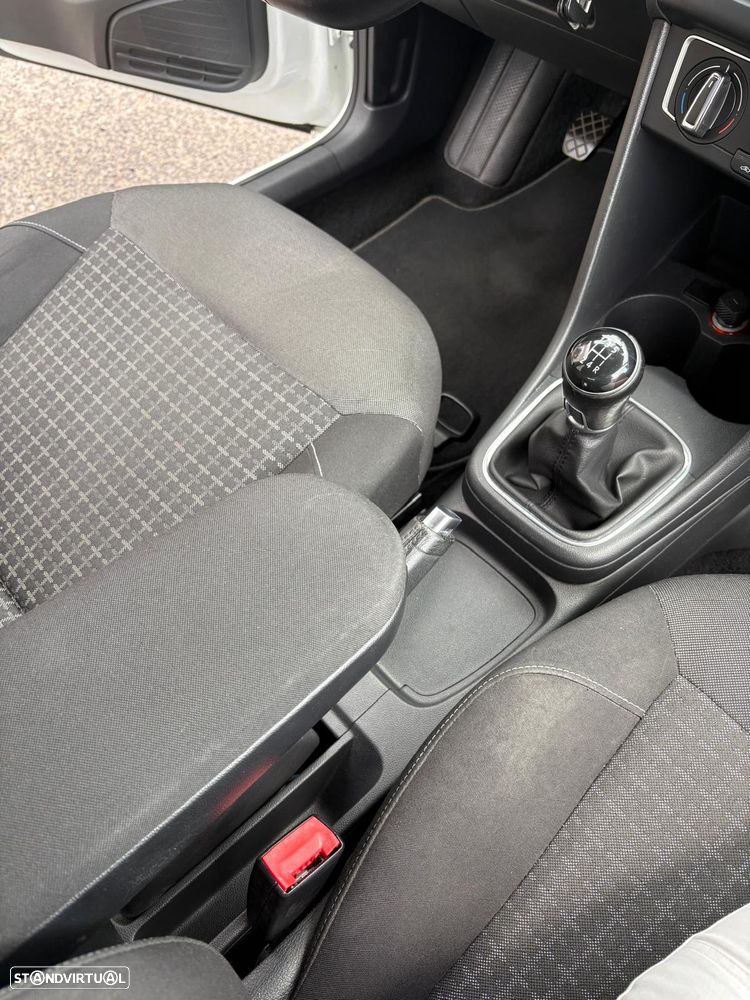VW Polo 1.0 Trendline - 17