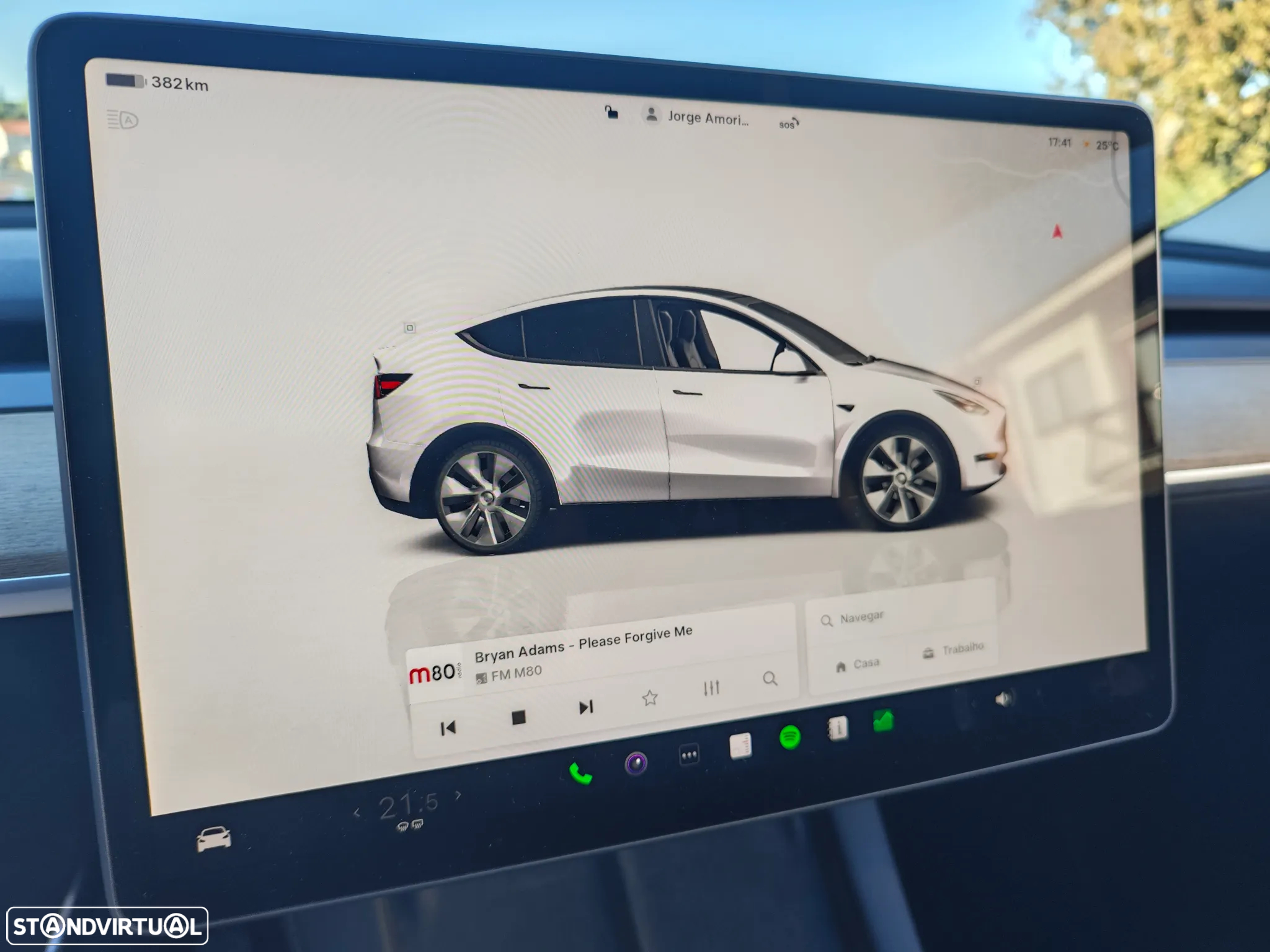 Tesla Model Y Long Range Dual Motor AWD - 11