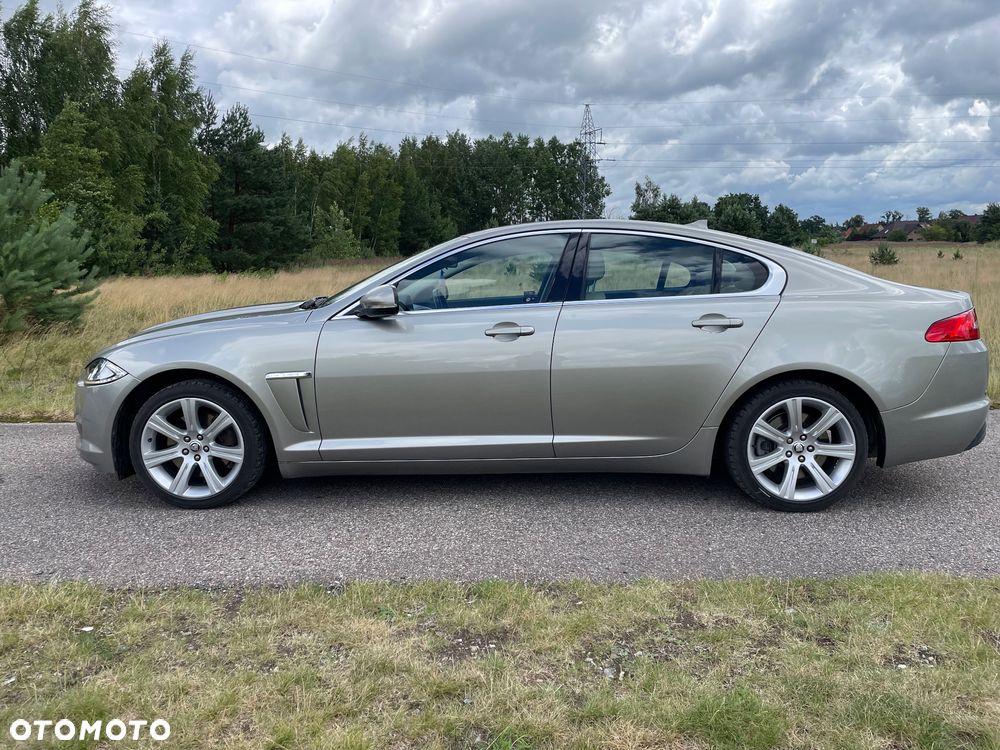 Jaguar XF 2.0 T Luxury - 5