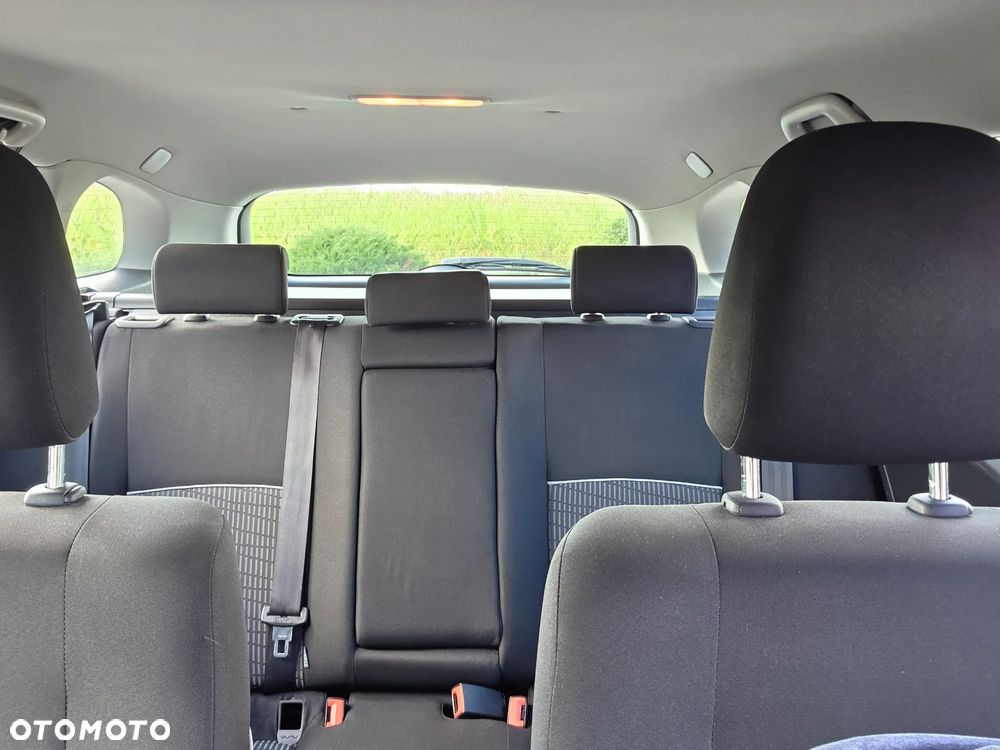 Toyota Avensis 1.8 Active - 11